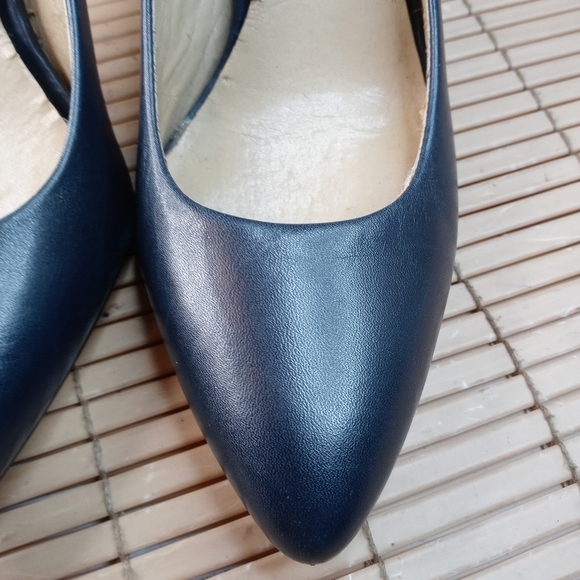 ANN TAYLOR Classic BLUE MILA LEATHER 4" heel PUMPS sz 8B. Inside lining some pee - Picture 6 of 10